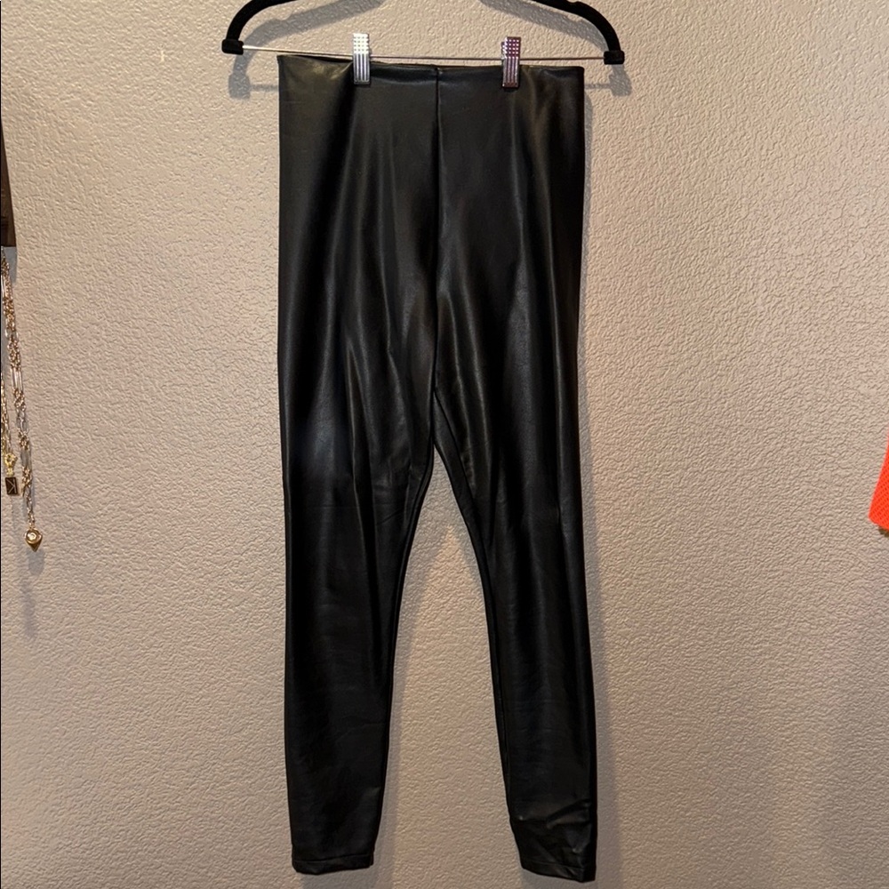 Abercrombie & Fitch Black Leggings - Picture 5 of 6